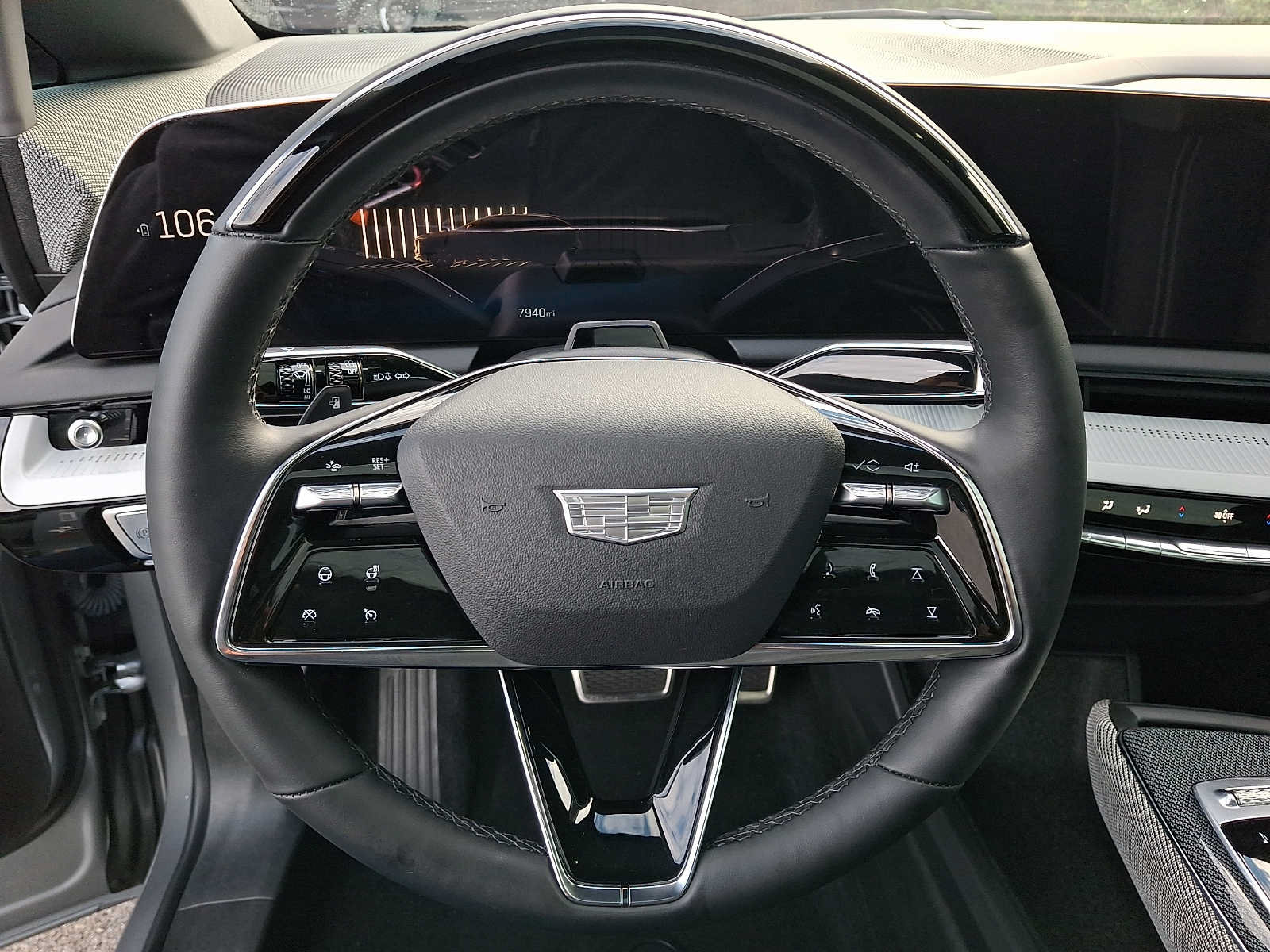 Certified 2025 Cadillac Optiq Sport 1 w/ LPO, Floor Liner Package AWD/4WD image 20