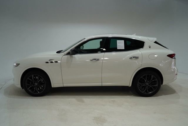Used 2024 Maserati Levante GT Ultima image 4