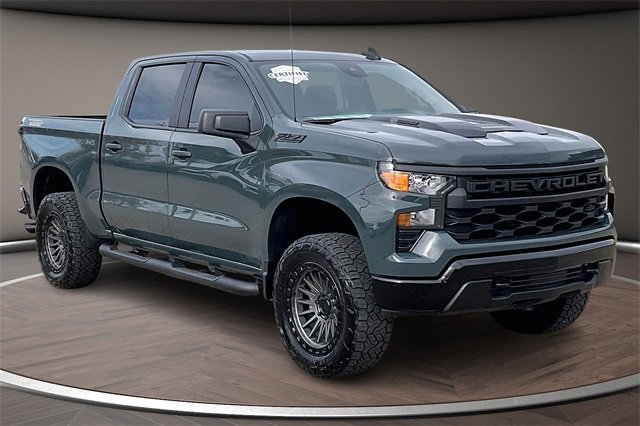 Used 2025 Chevrolet Silverado 1500 Custom Trail Boss w/ Turbomax Blackout Package image 10