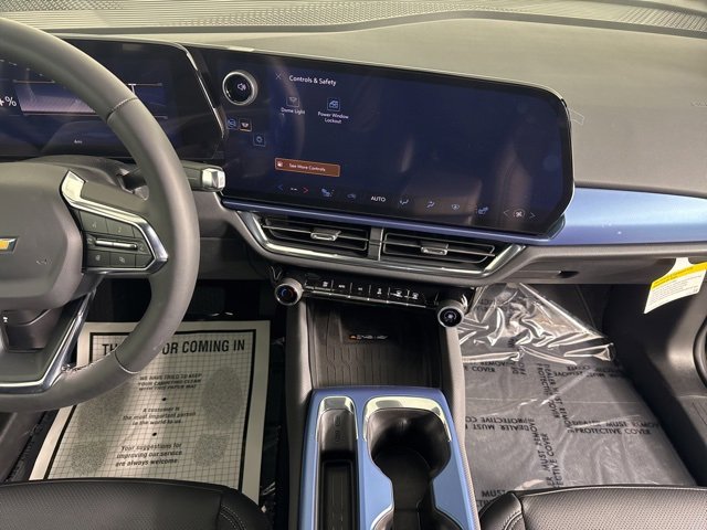 New 2026 Chevrolet Equinox EV LT image 17