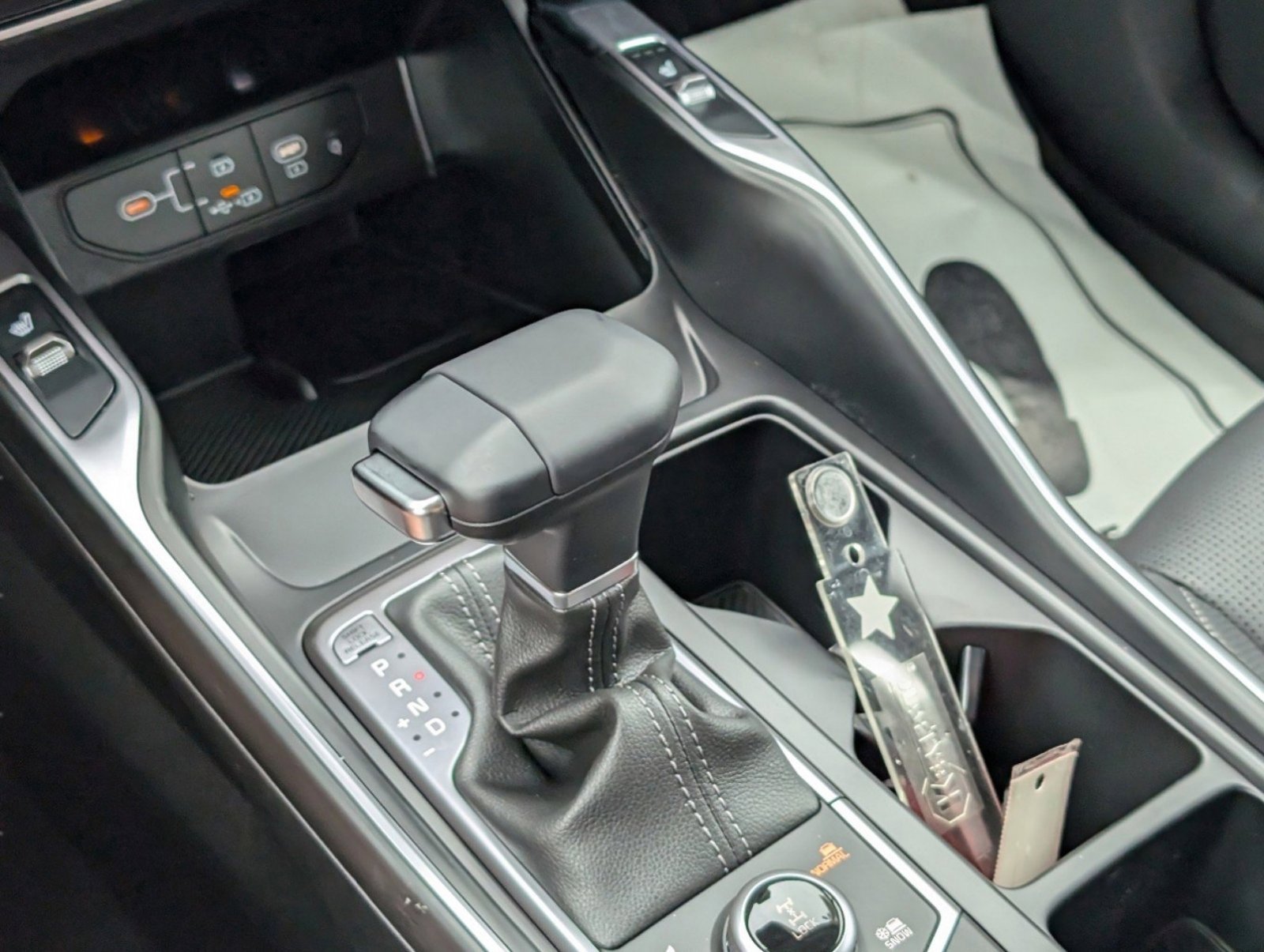 Used 2025 Kia Sorento S w/ Panoramic Sunroof Package image 25