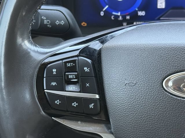 Used 2023 Ford Explorer Platinum w/ Technology Package AWD/4WD image 14