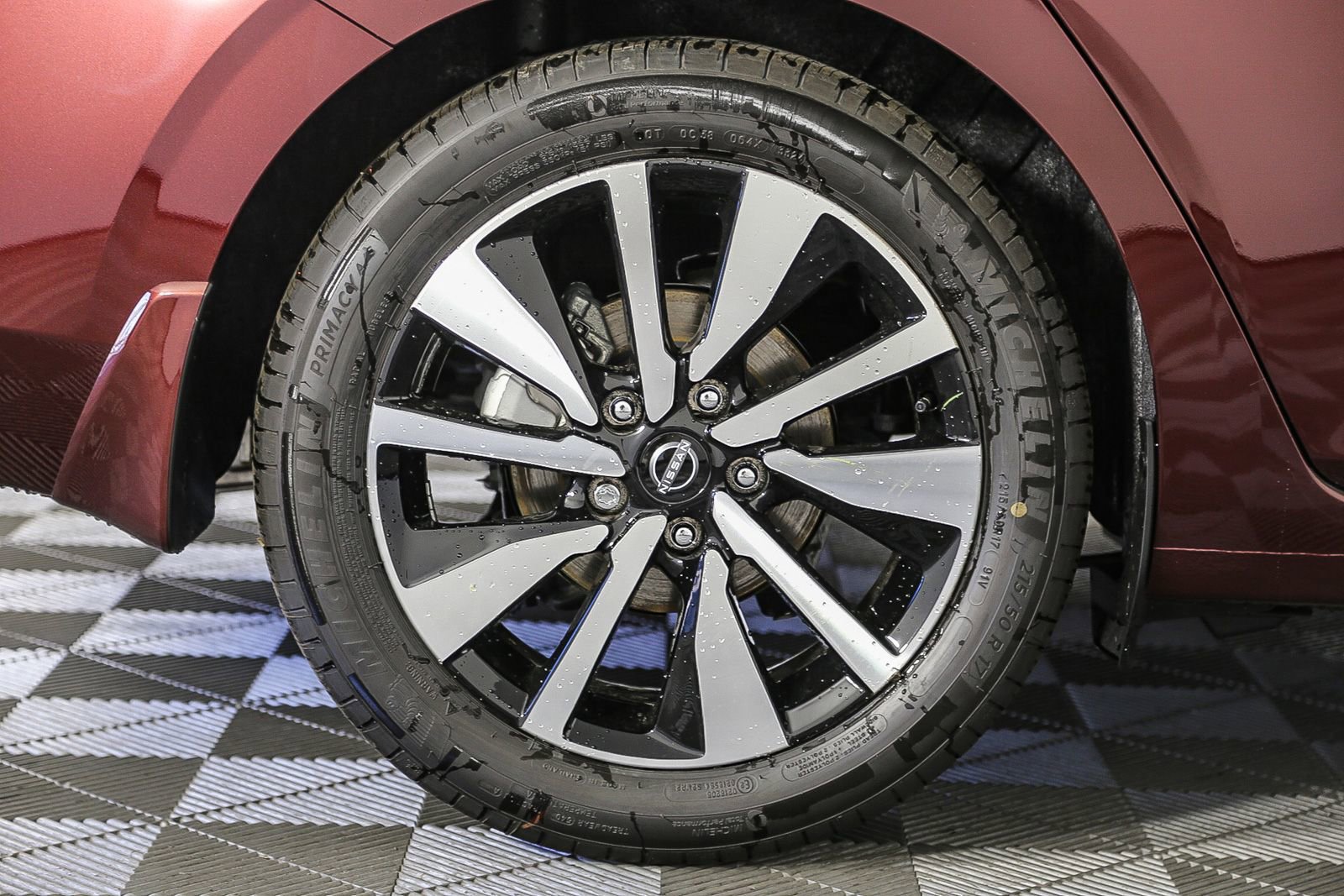 Used 2025 Nissan Sentra SV w/ SV Premium Package FWD image 9