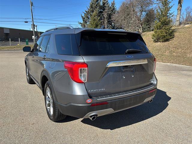 Certified 2022 Ford Explorer Limited w/ Equipment Group 301A image 2