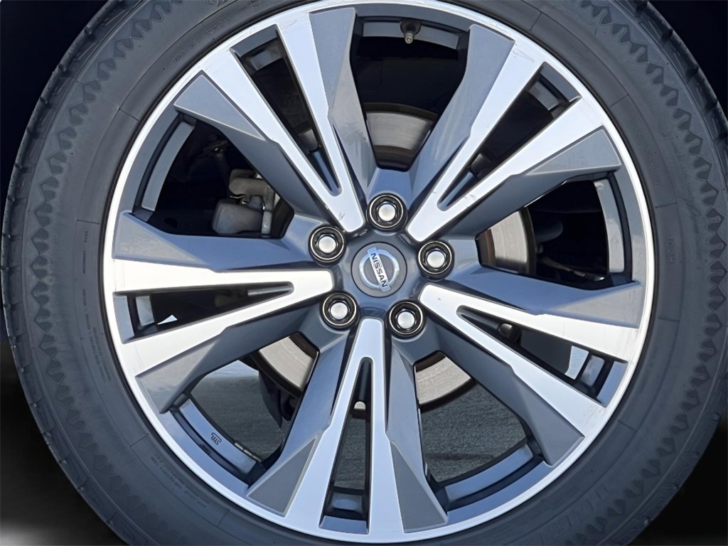 Used 2020 Nissan Pathfinder Platinum image 13