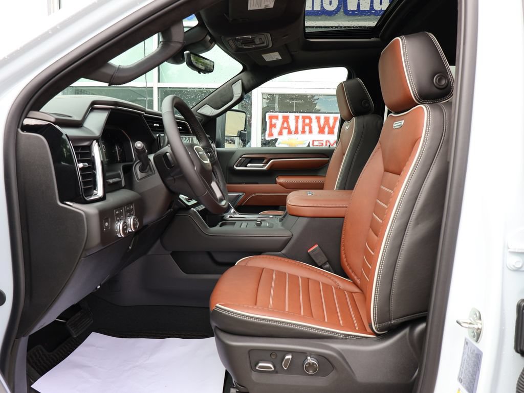 New 2026 GMC Sierra 3500 Denali Ultimate w/ LPO, Black Badging Package AWD/4WD image 15