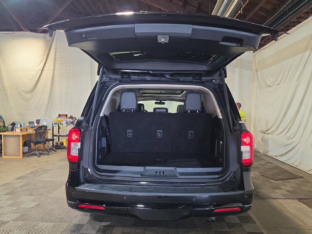 Used 2024 Ford Expedition XLT AWD/4WD image 21