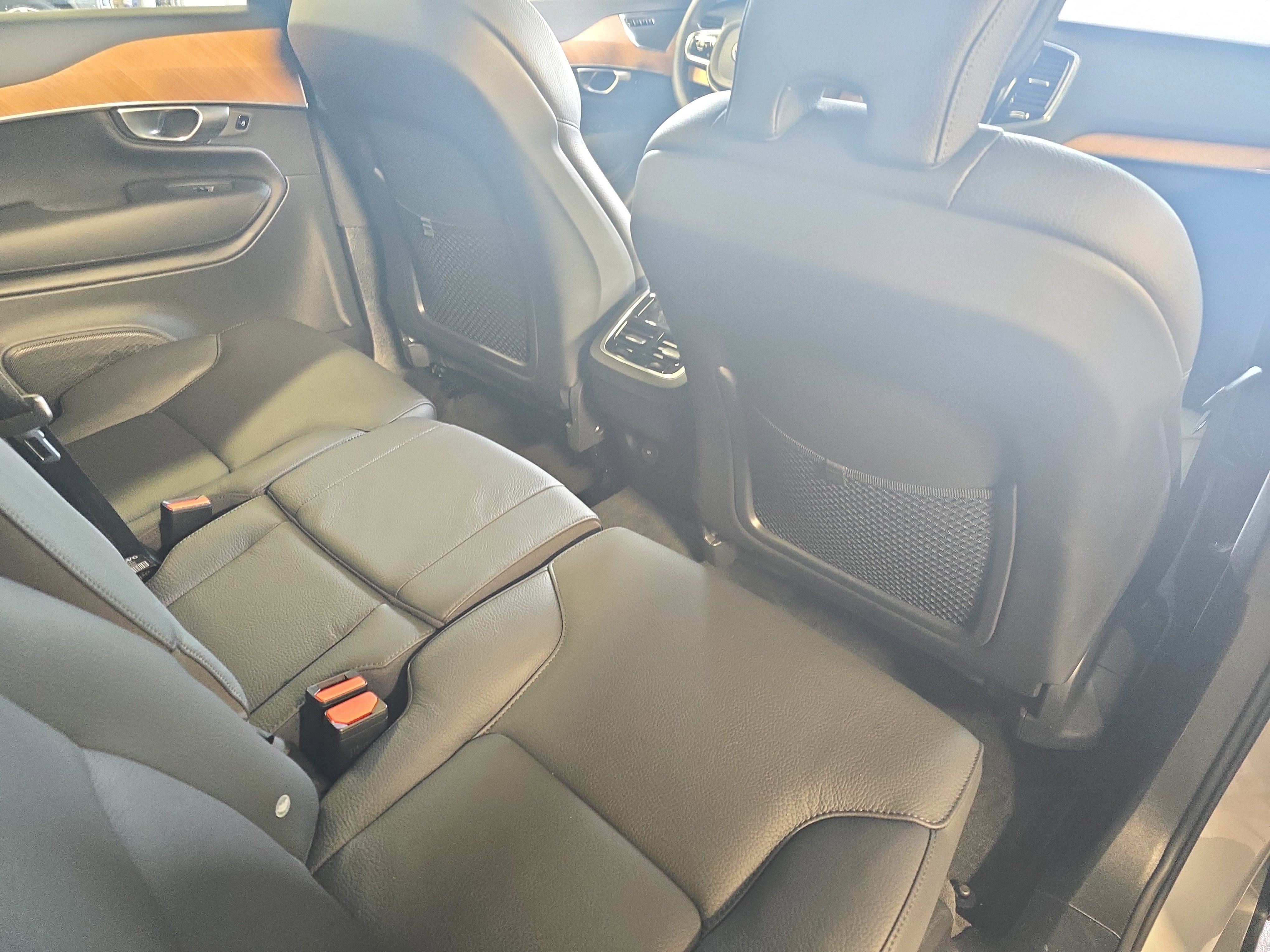 Used 2024 Volvo XC90 B6 Plus w/ Protection Package Premier AWD/4WD image 11