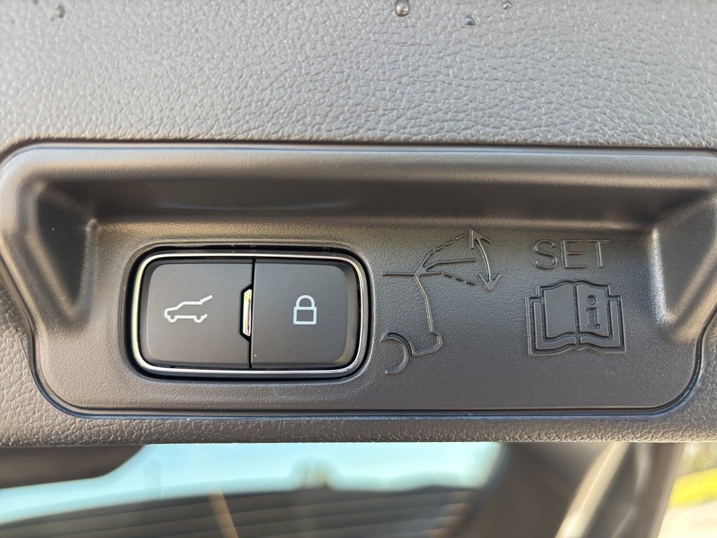 New 2026 Ford Explorer Platinum image 10