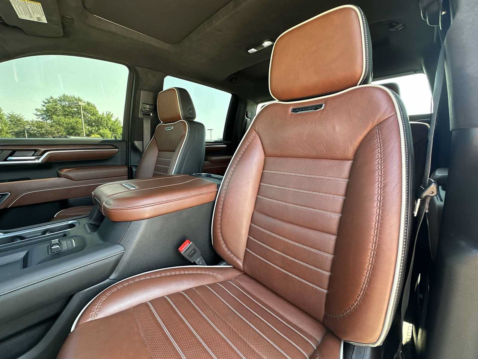 Certified 2025 GMC Sierra 2500 Denali Ultimate AWD/4WD image 10