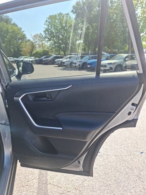 Used 2019 Toyota RAV4 LE w/ All Weather Liner Package AWD/4WD image 19