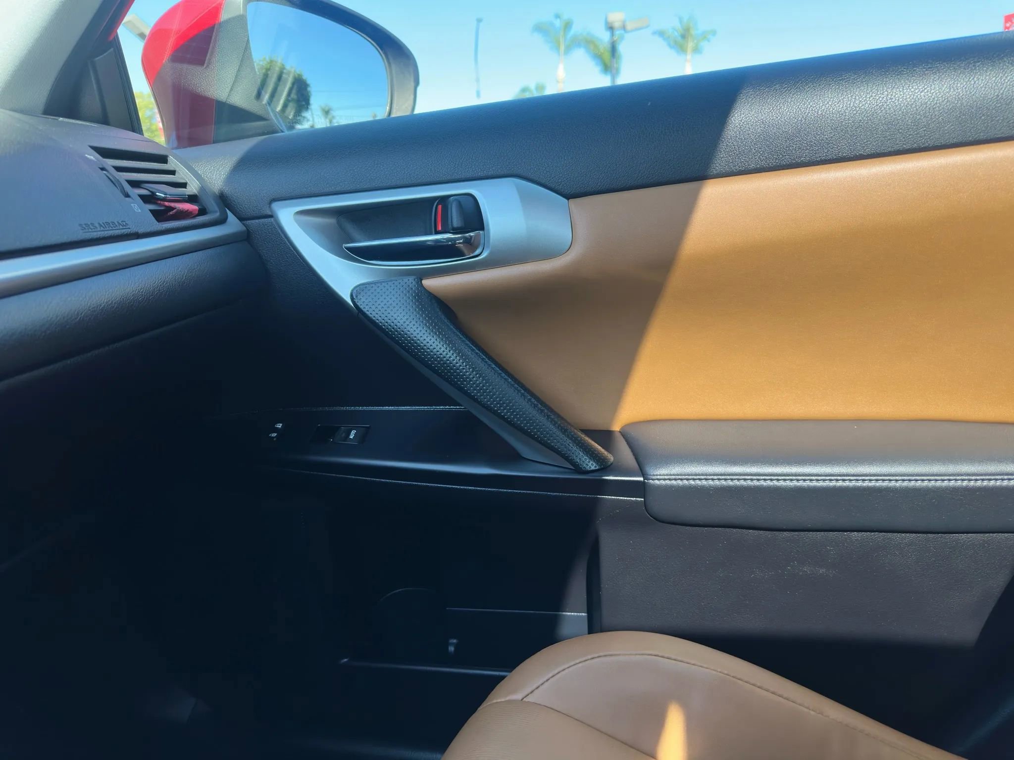 Used 2013 Lexus CT 200h w/ Premium Pkg w/Navigation FWD image 27