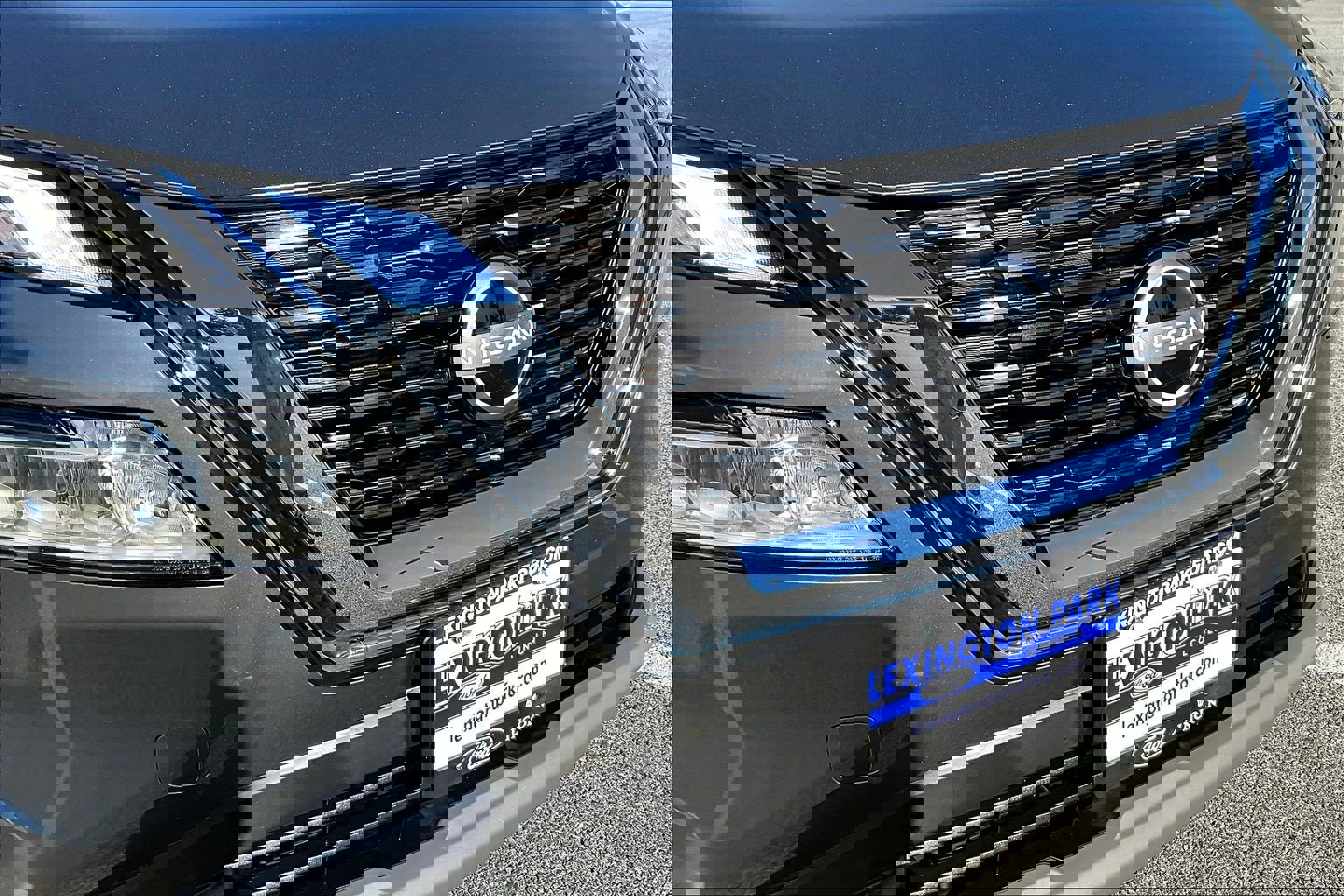 Used 2023 Nissan Rogue SV image 36