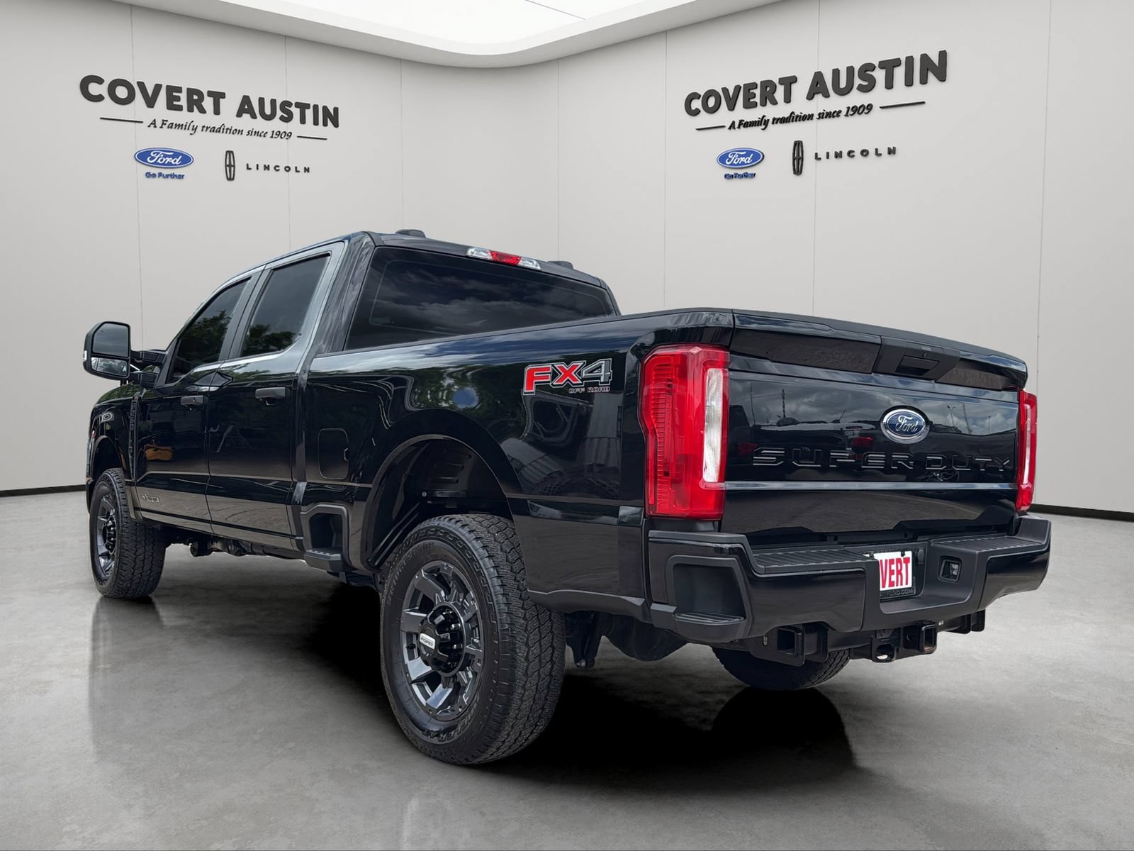 Used 2026 Ford F250 XL w/ STX Appearance Package AWD/4WD image 3
