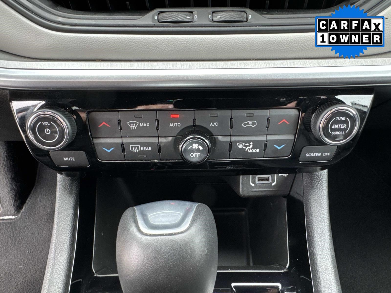Used 2025 Jeep Compass Limited AWD/4WD image 29