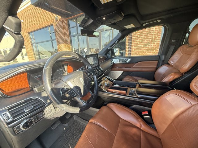 Used 2020 Lincoln Navigator Reserve w/ Luxury Package image 22