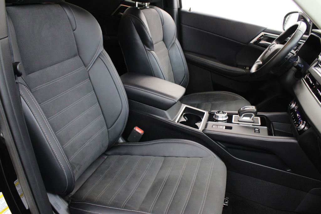 Used 2024 Mitsubishi Outlander SEL AWD/4WD image 23