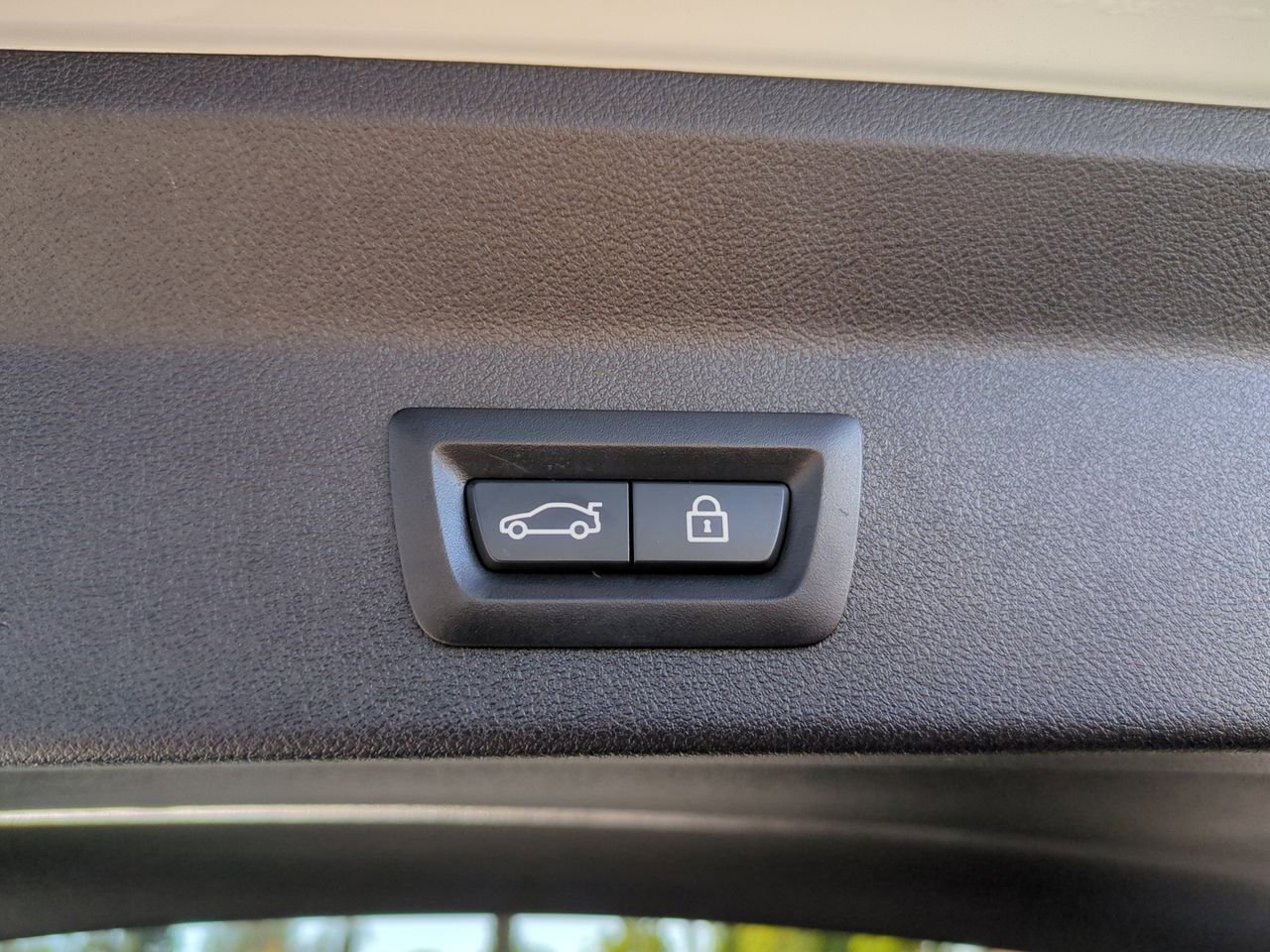 Used 2020 BMW X3 xDrive30e w/ M Sport Package 2 image 30