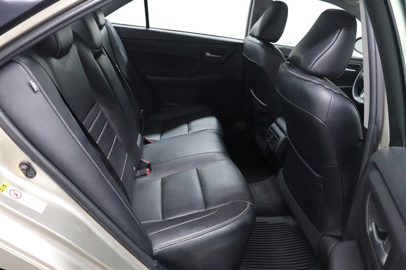 Used 2015 Toyota Camry XLE FWD image 28