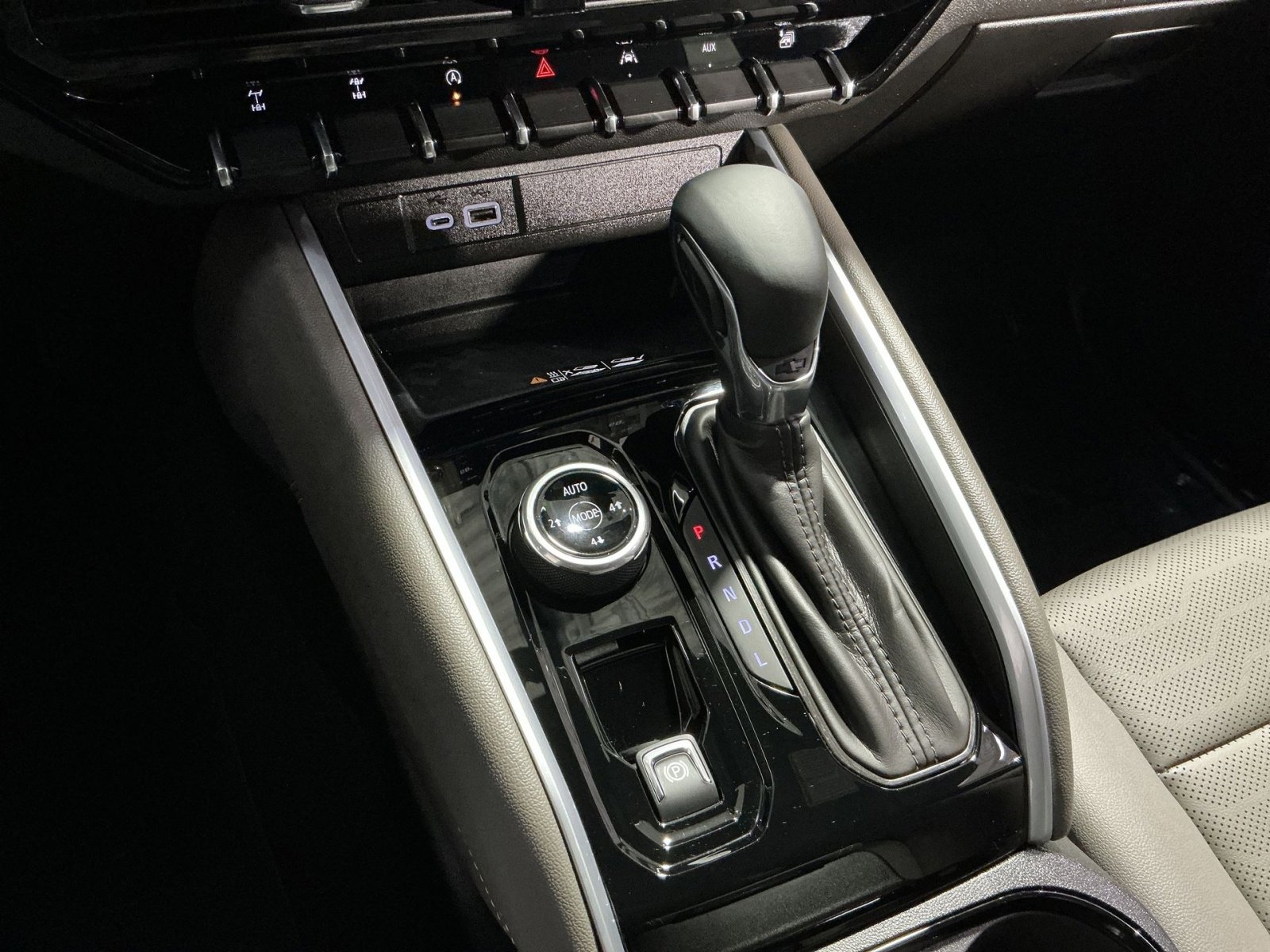 Used 2025 Chevrolet Colorado ZR2 w/ Technology Package image 30