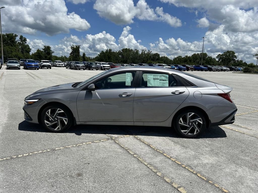 New 2025 Hyundai Elantra Limited image 14