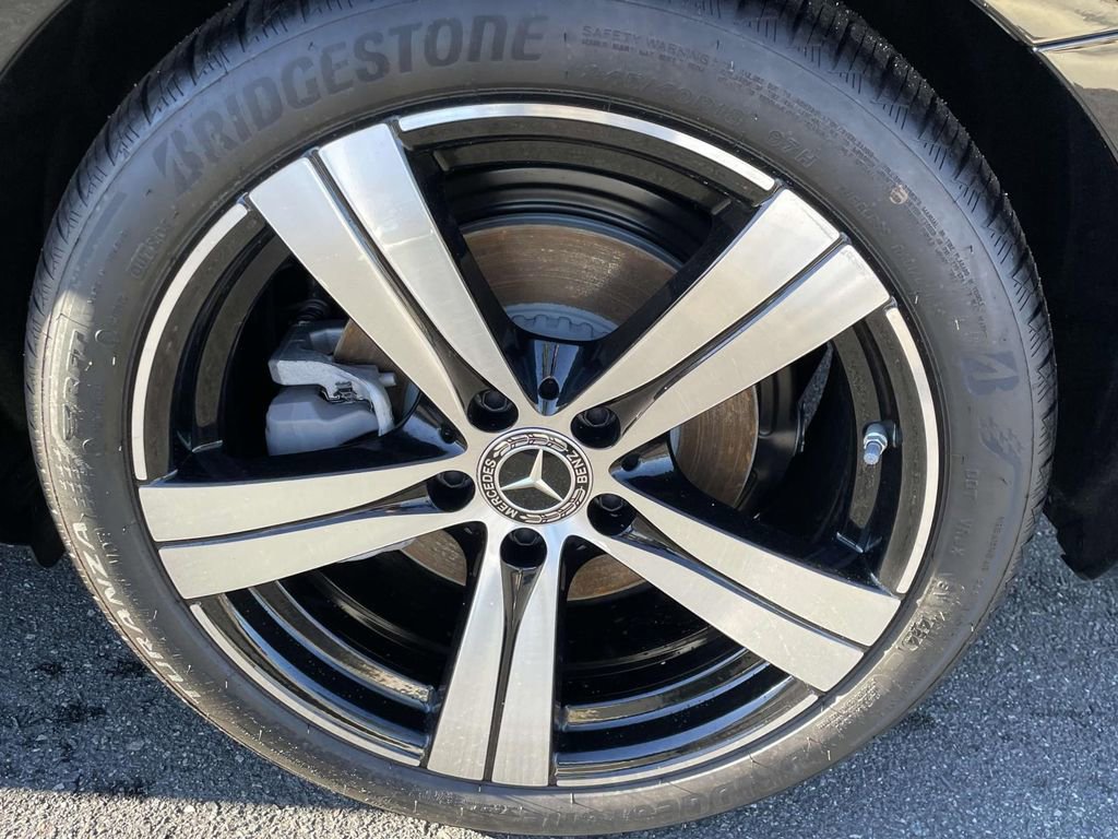 Certified 2025 Mercedes-Benz C 300 Sedan image 9