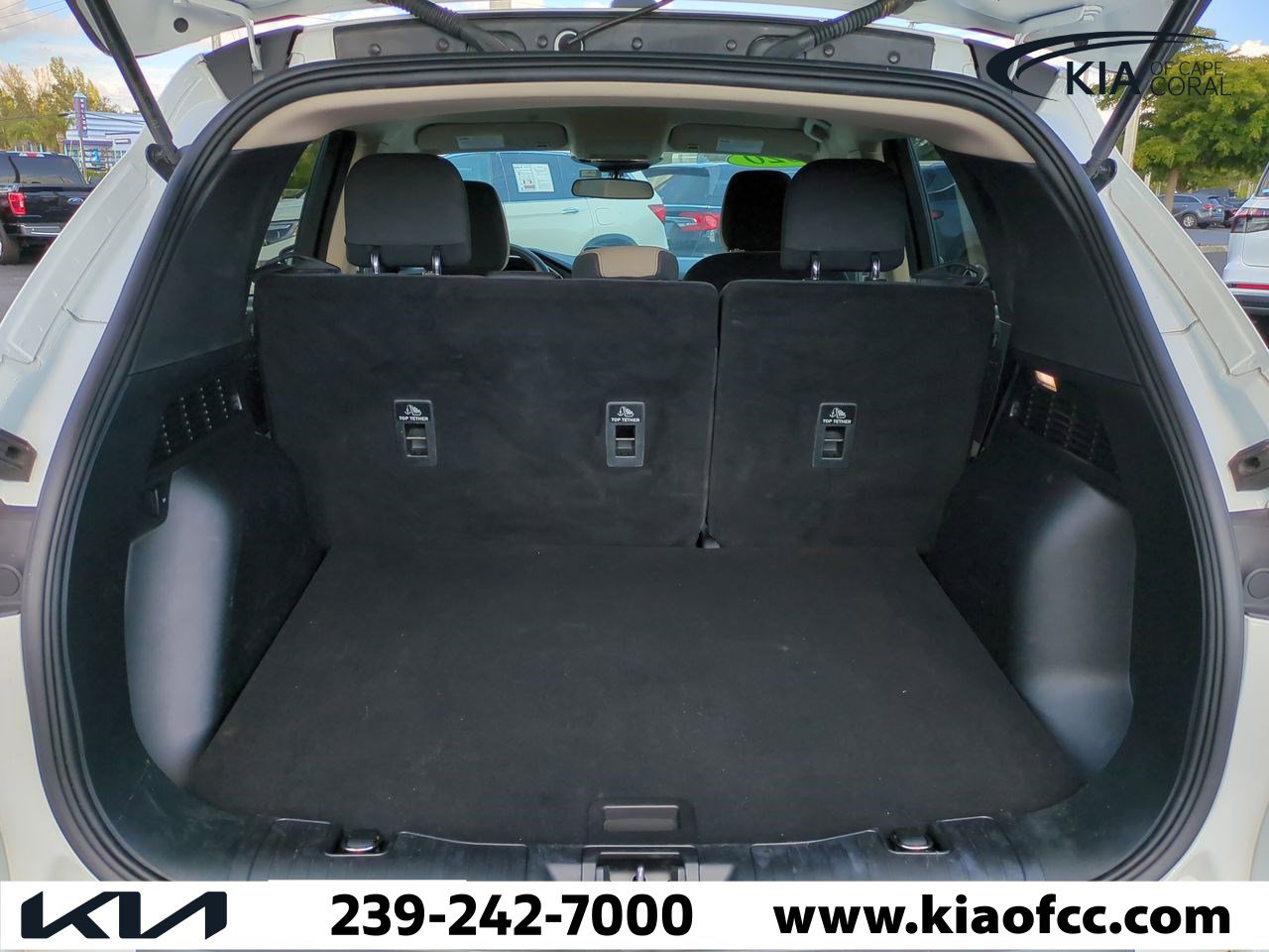 Used 2020 Ford Escape SE image 12