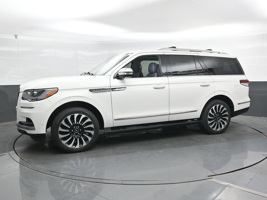 Used 2022 Lincoln Navigator Black Label AWD/4WD image 9