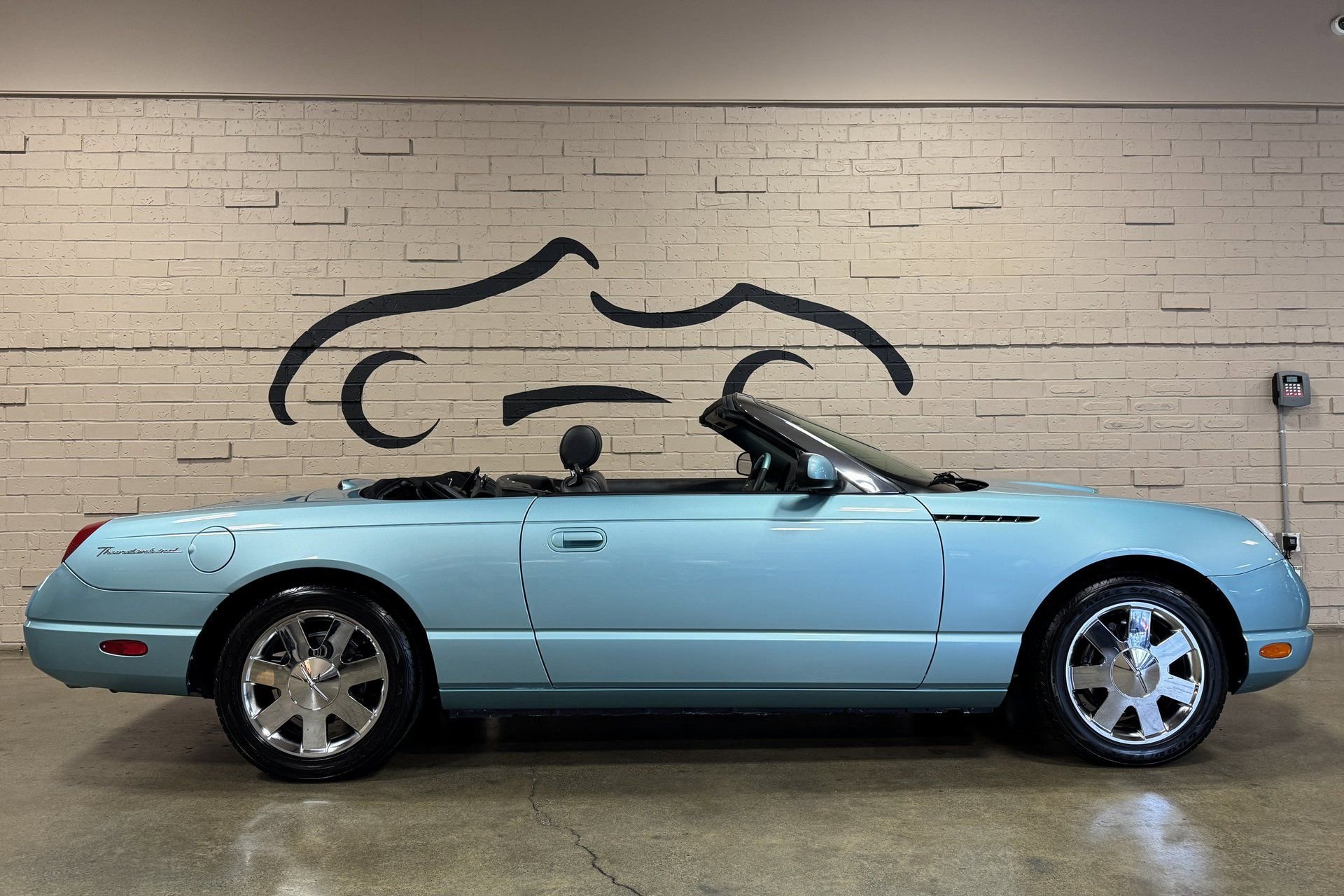 Used 2002 Ford Thunderbird image 7