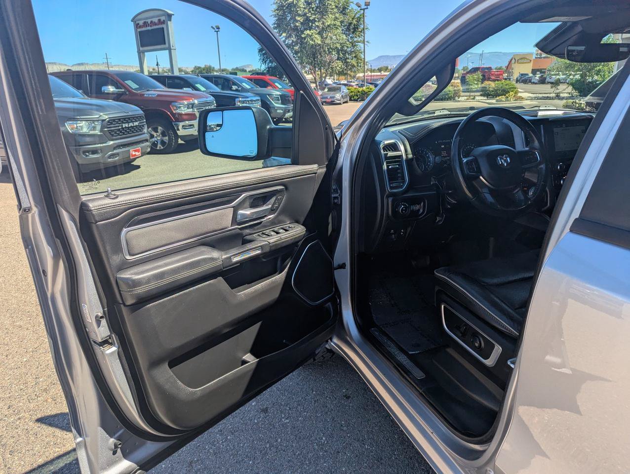 Used 2022 RAM 1500 Laramie w/ Sport Appearance Package AWD/4WD image 8
