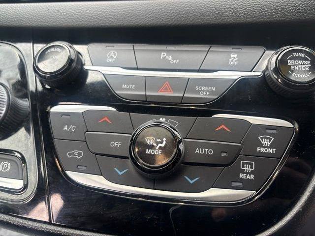 Used 2018 Chrysler Pacifica Touring-L Plus FWD image 21