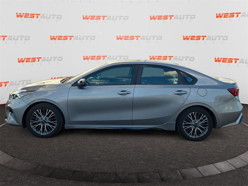 Used 2022 Kia Forte GT-Line w/ GT-Line Premium Package image 2