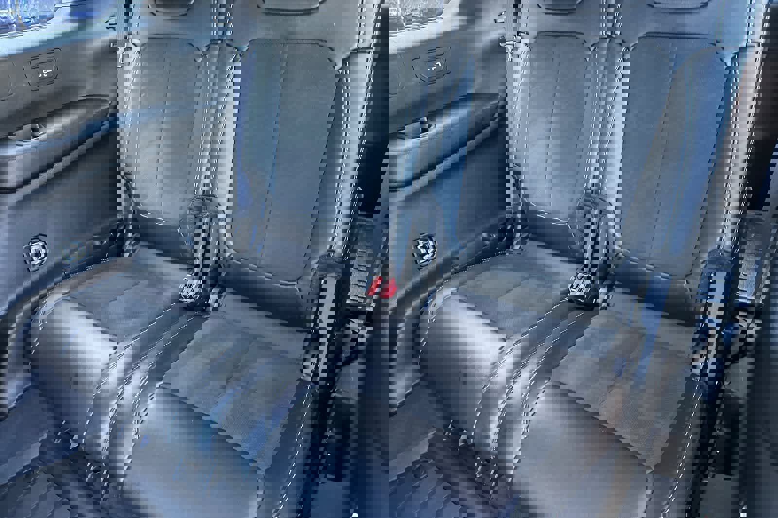 Used 2023 Jeep Grand Cherokee L Laredo image 15