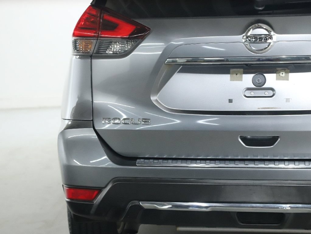 Used 2017 Nissan Rogue SV w/ SV Premium Package AWD/4WD image 43