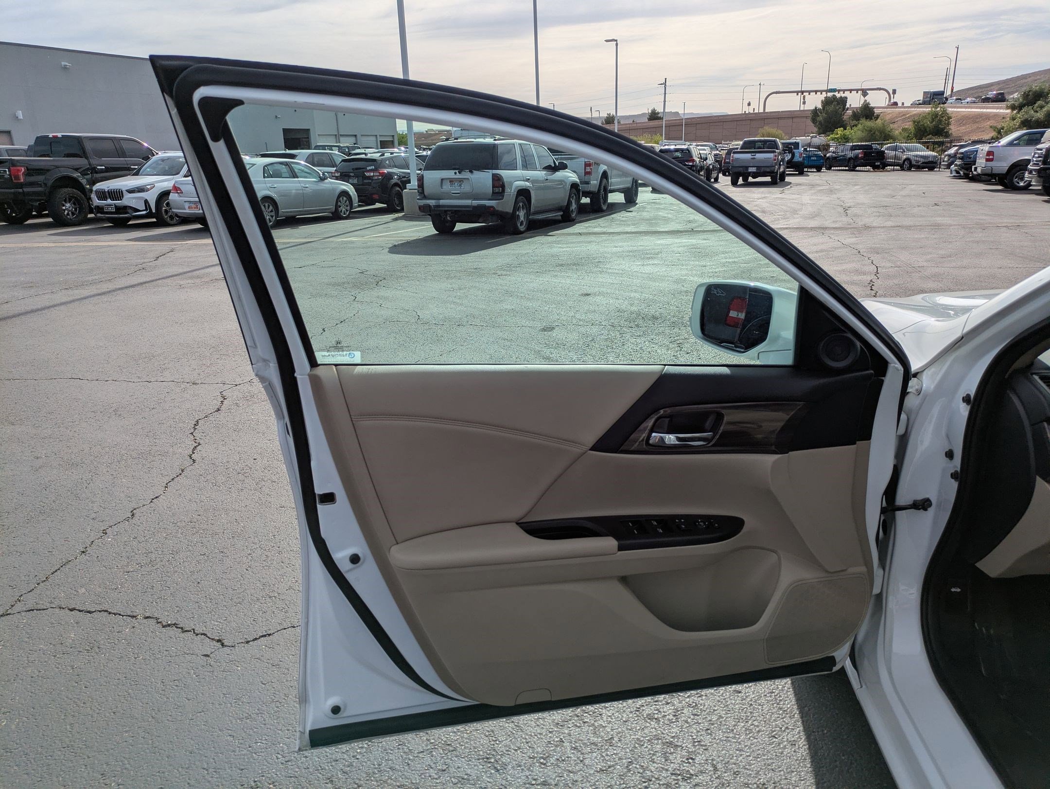 Used 2016 Honda Accord EX image 12