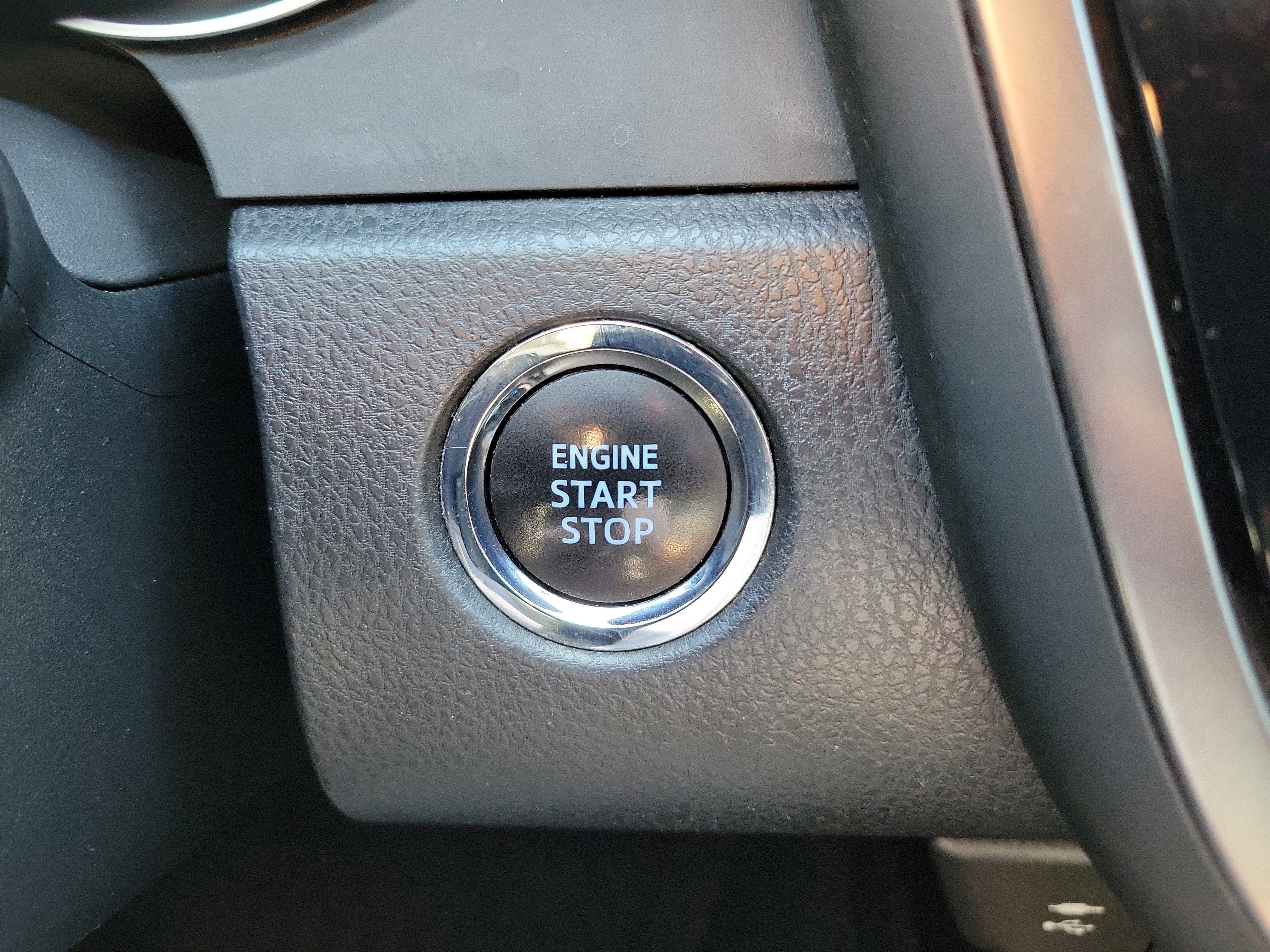 Used 2018 Toyota Camry SE w/ Convenience Package image 30