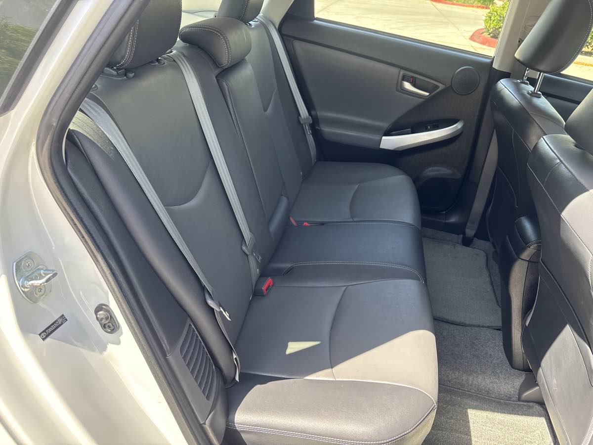 Used 2012 Toyota Prius Four w/ Deluxe Solar Roof Pkg FWD image 14