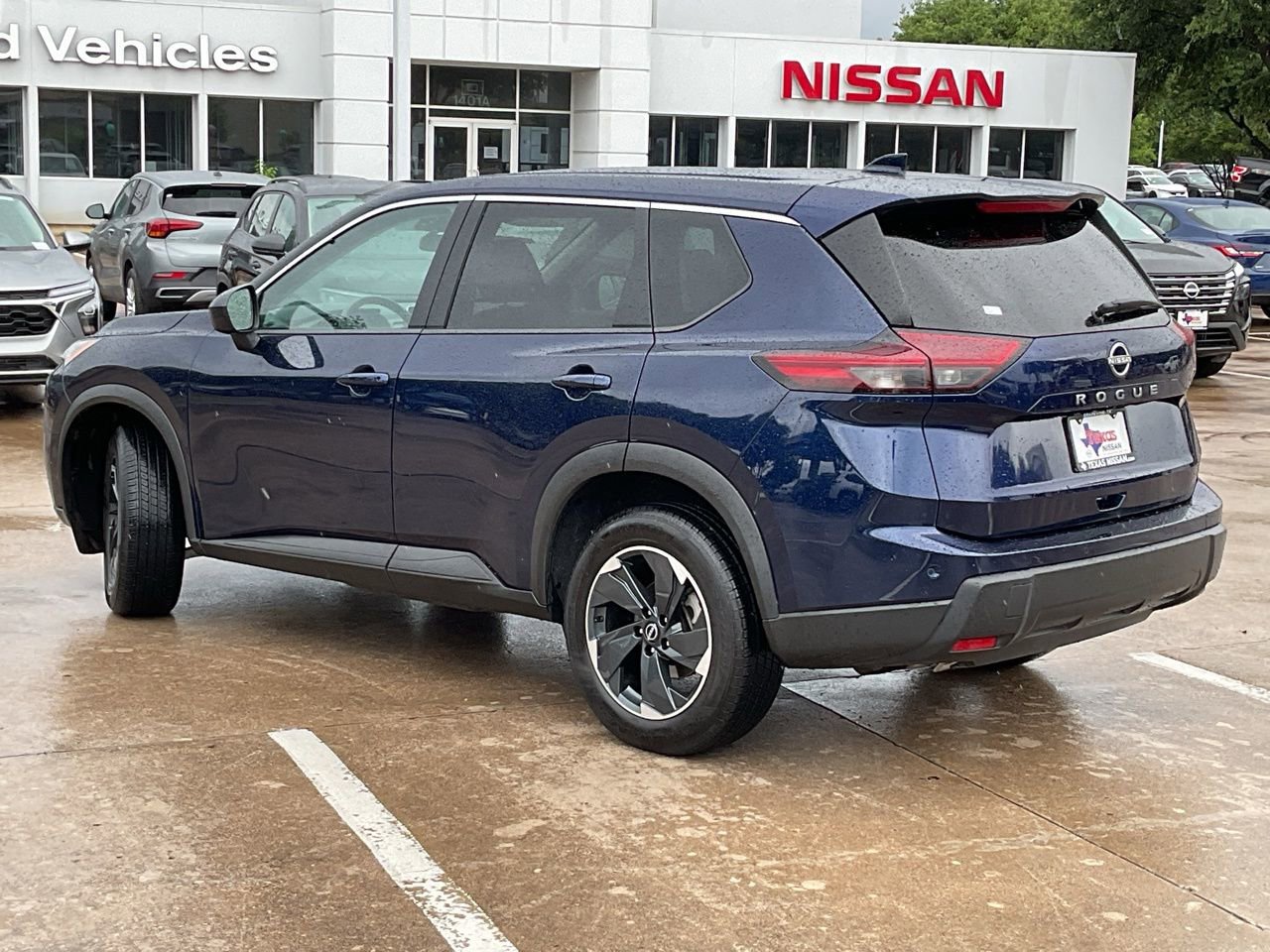 Used 2025 Nissan Rogue SV FWD image 7