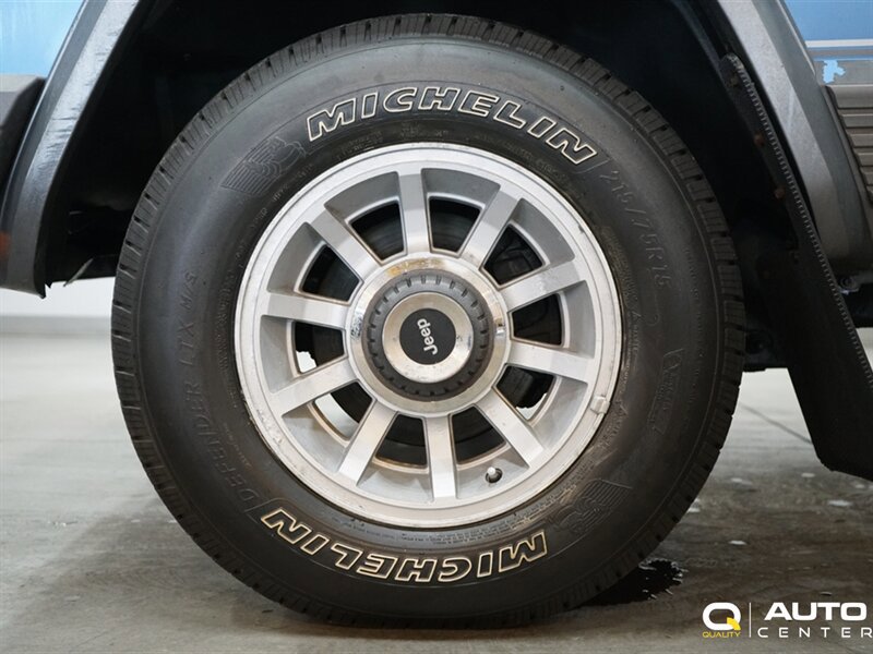 Used 1989 Jeep Cherokee Laredo AWD/4WD image 14