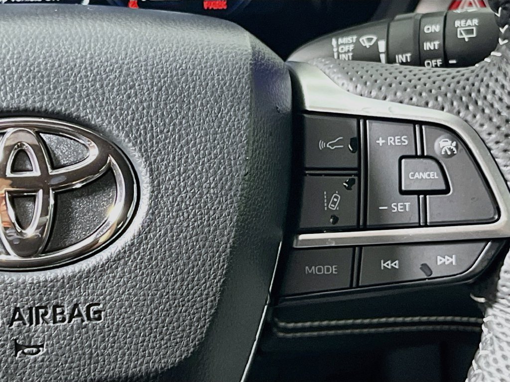 New 2026 Toyota Sienna XSE FWD image 17