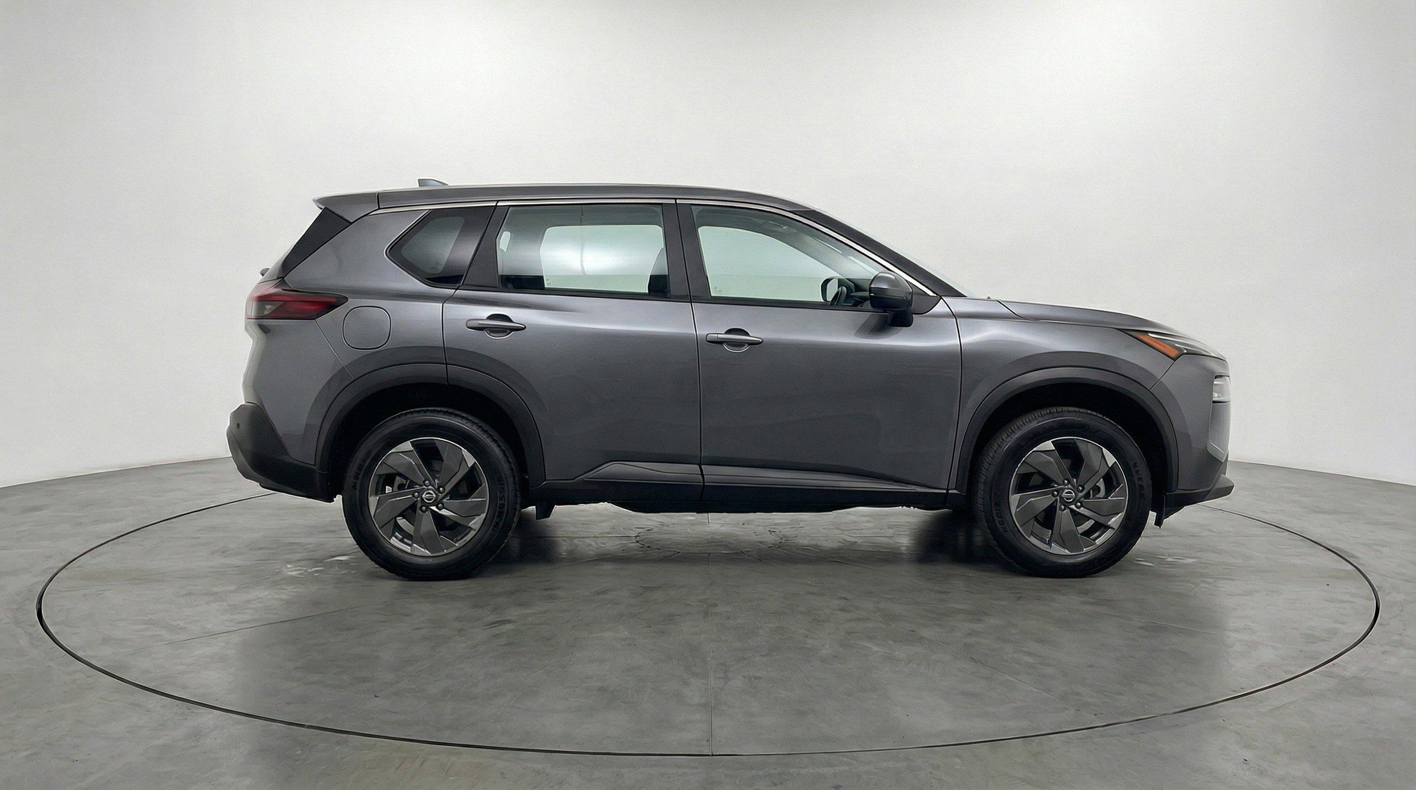 Used 2025 Nissan Rogue SV image 11