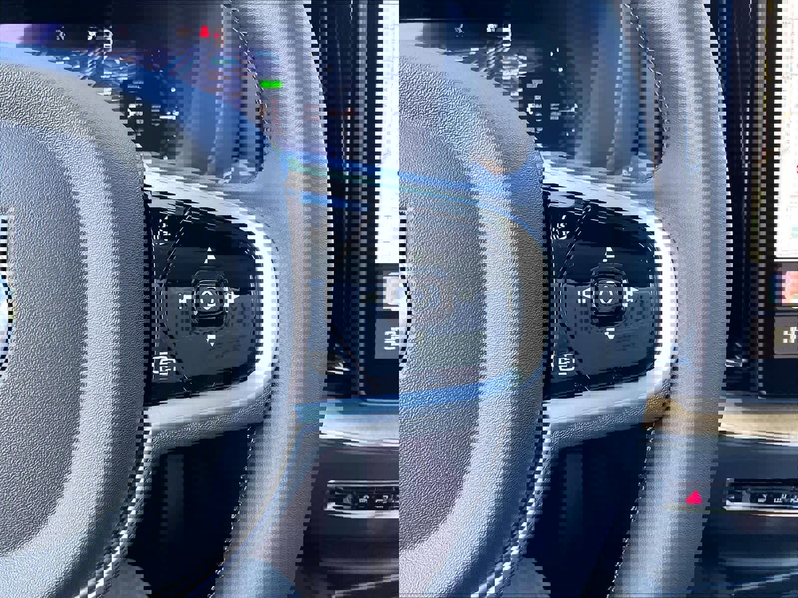 New 2026 Volvo XC60 T8 Plus w/ Protection Package Premier image 18