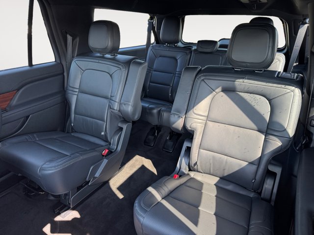 Used 2024 Lincoln Navigator L Reserve AWD/4WD image 15