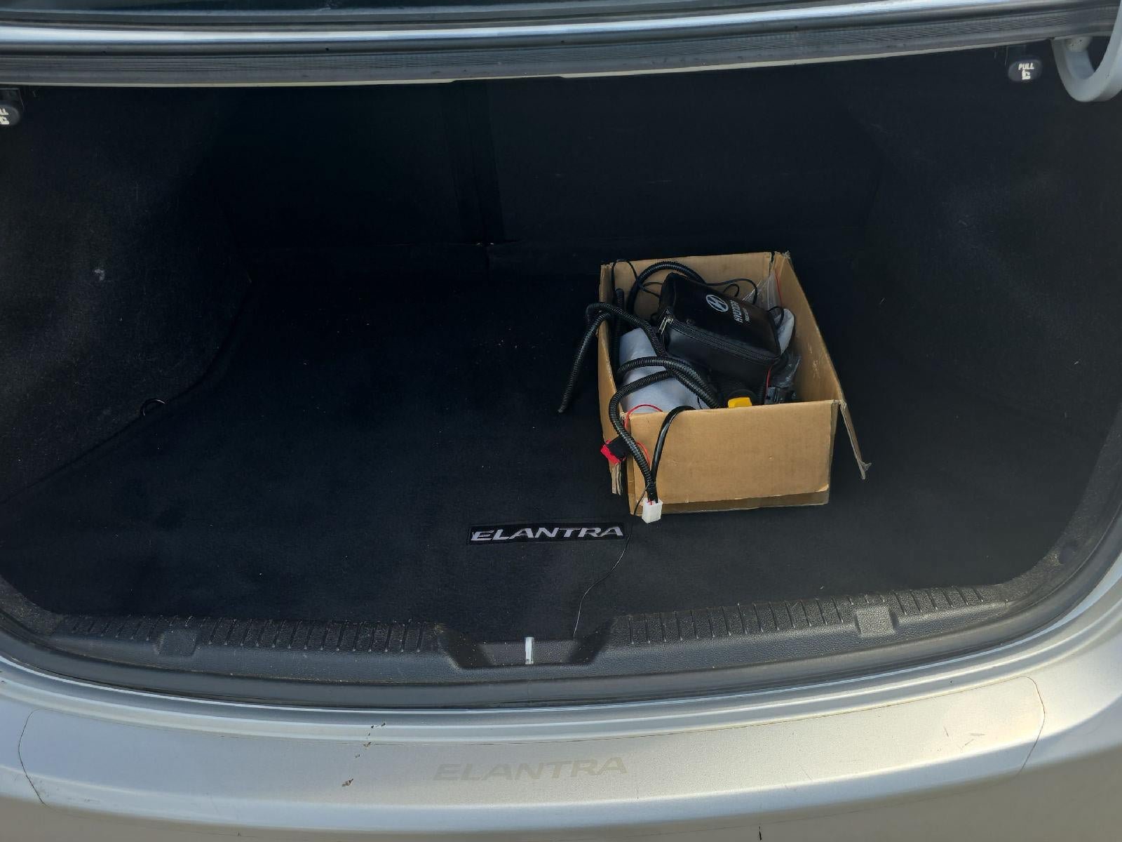 Used 2013 Hyundai Elantra GLS w/ Preferred Pkg FWD image 19