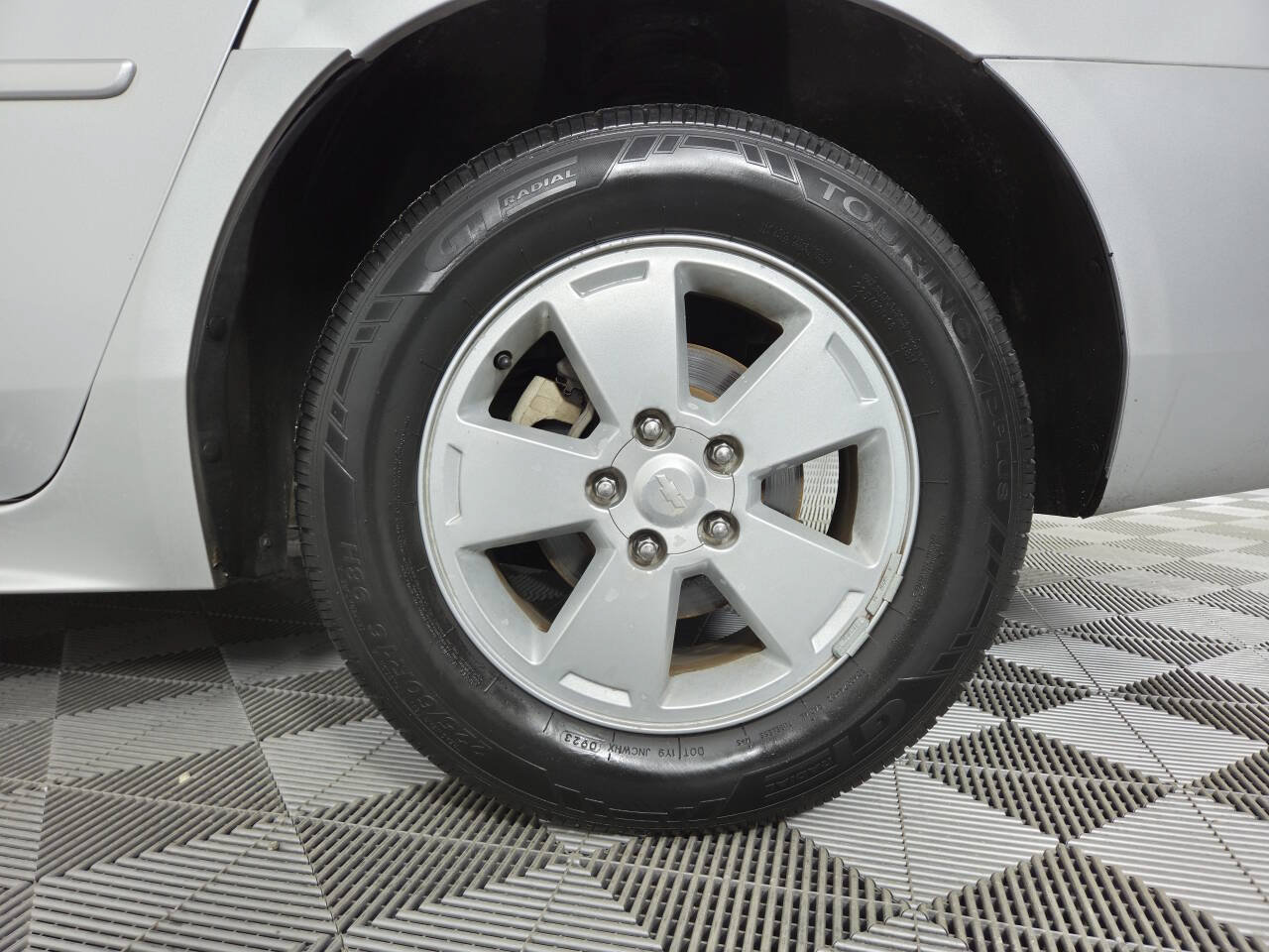 Used 2011 Chevrolet Impala LT FWD image 11