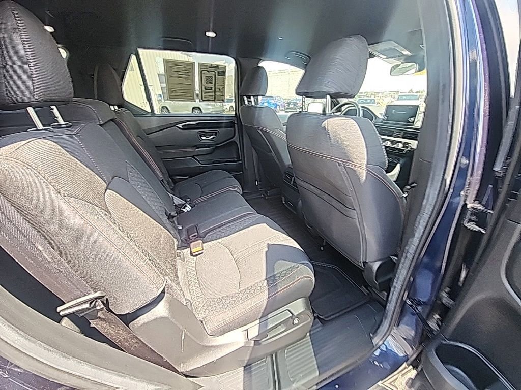 Certified 2025 Honda Pilot Sport image 30