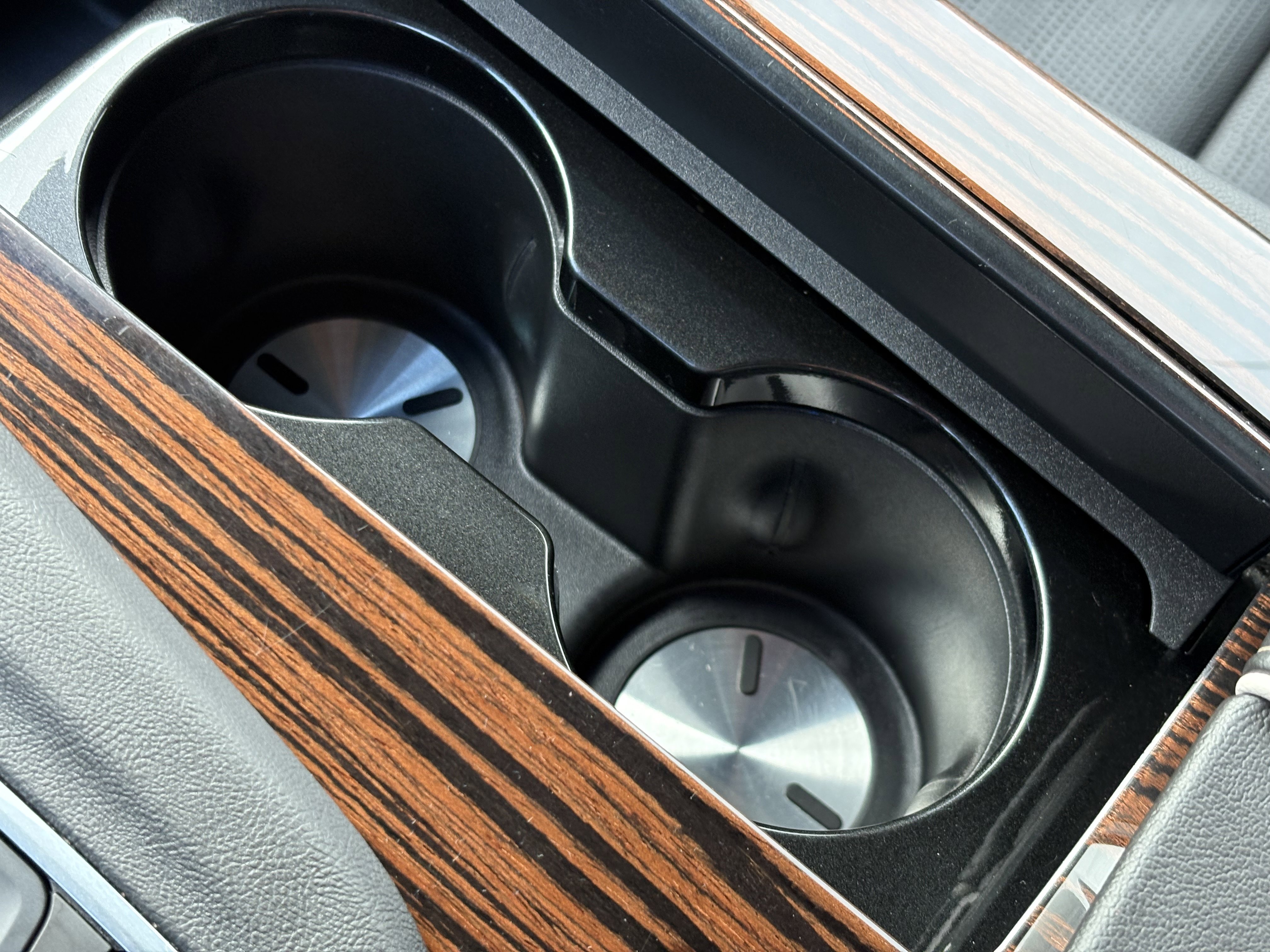 Used 2022 Cadillac Escalade Premium Luxury image 30