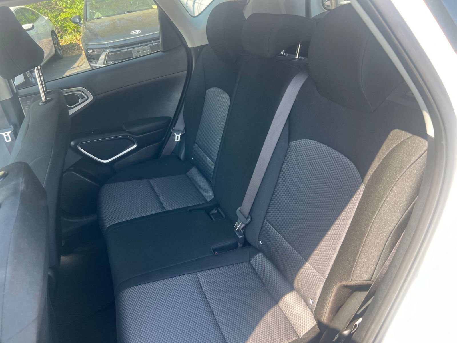 Used 2025 Kia Soul LX w/ LX Technology Package FWD image 33