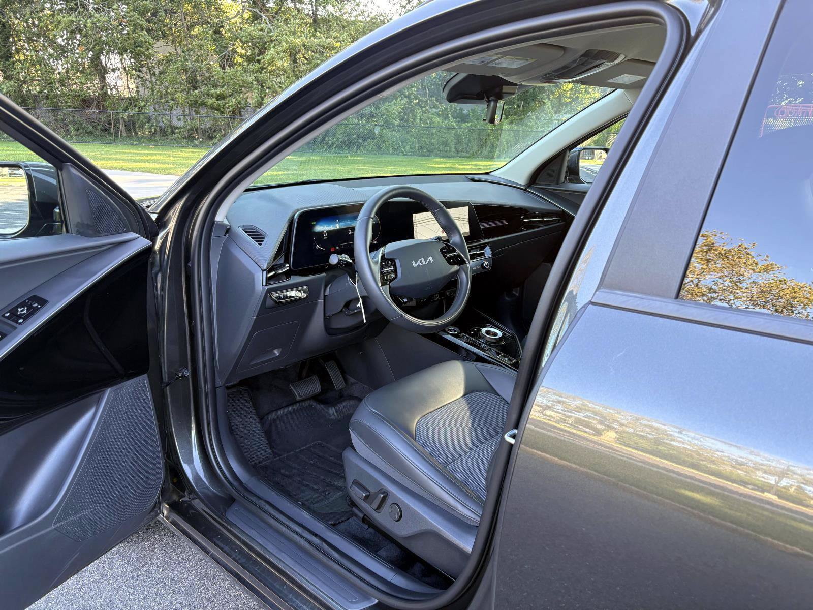 Certified 2025 Kia Niro Wind w/ Wind Preserve Package FWD image 12