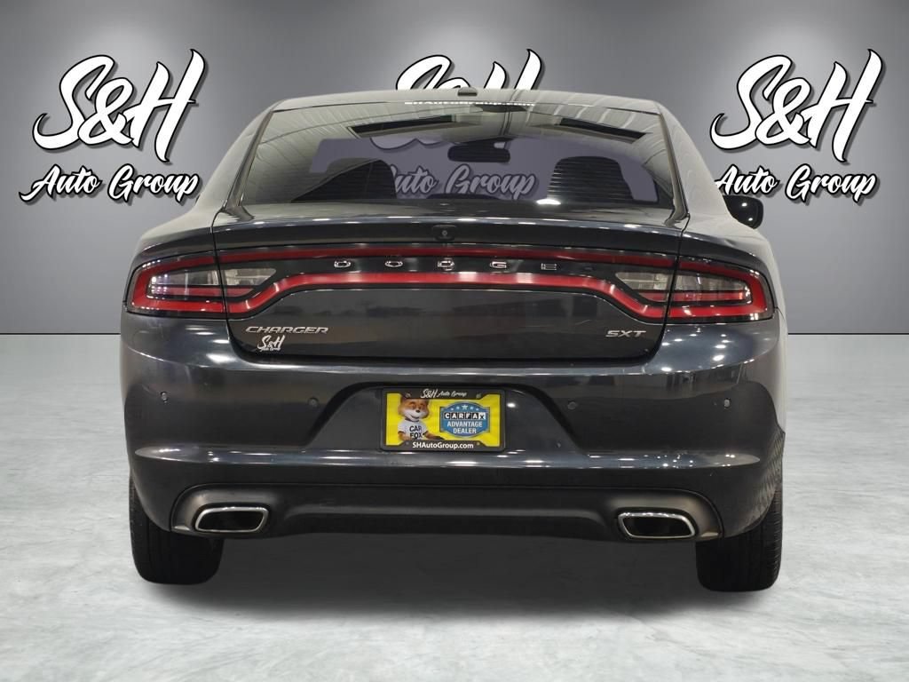 Used 2018 Dodge Charger SXT RWD image 15